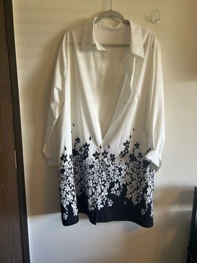 SHEIN White and Black Asymmetrical Floral Shirt Dress